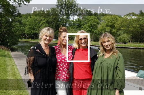 Nieuwersluis 18 mei 2022
Presentatie weekblad Margriet met de Dolly Dots als hoofdredakteur. Aanwezig Angela Groothuizen Esther Oosterbeek Angela Kramers en Anita Heilker.
Het event was bij Flora batava.