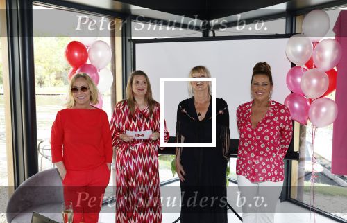 Nieuwersluis 18 mei 2022
Presentatie weekblad Margriet met de Dolly Dots als hoofdredakteur. Aanwezig Angela Groothuizen Esther Oosterbeek Angela Kramers en Anita Heilker.
Het event was bij Flora batava.