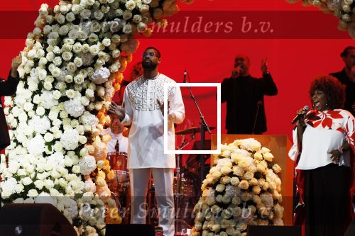 Den Haag 11 juni 2022
Zangeres Anouk Teeuwe trouwt met haar verloofde Dominique Schemmekes op het podium tijdens haar concert op het Malieveld.