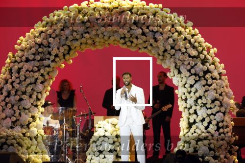 Den Haag 11 juni 2022
Zangeres Anouk Teeuwe trouwt met haar verloofde Dominique Schemmekes op het podium tijdens haar concert op het Malieveld. Broer Dominique Schemmekes