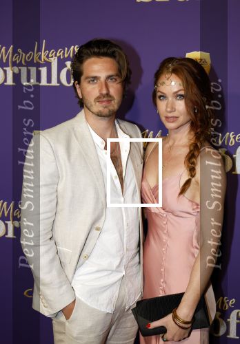 Amsterdam 30 mei 2022
Premiere Marokkaanse bruiloft in Tuschinski met oa als castleden Samouya Ahouaoui Walid Benmbarek Pip Pellens Liza Sips en Nabil Aouled Ayad in tuschinski. Dorian Bindels en Bertrie Wierenga