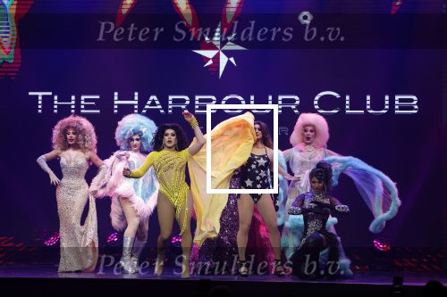 Amsterdam 31 mei 2022
Presentatie Dragshow bij the Harbour club .
Envy Peru, Skyla Versai, Abby omg, Vanessa van Cartier, Sederginne, Janey Jacke en Axel Andro .