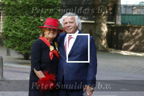 Laren 2 juni 2022
Begrafenis / dienst van Willibrord Frequin in de Sint Jansbasiliek in Laren . Eddy de Kroes en zijn vrouw Erna