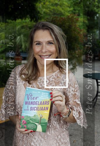 Amsterdam 25 mei 2022
Boekpresentatie Elle v Rijn Marion Pauw   Roos Schlikker en Femmetje de Wind .