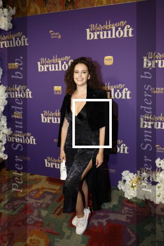 Amsterdam 30 mei 2022
Premiere Marokkaanse bruiloft in Tuschinski met oa als castleden Samouya Ahouaoui Walid Benmbarek Pip Pellens Liza Sips en Nabil Aouled Ayad in tuschinski. Emma Deckers kwam met een vriendin
