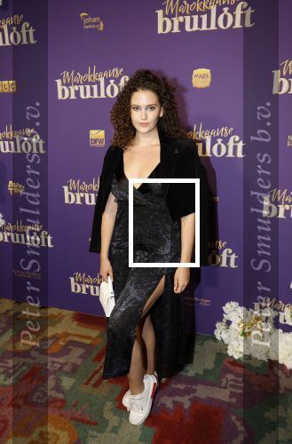Amsterdam 30 mei 2022
Premiere Marokkaanse bruiloft in Tuschinski met oa als castleden Samouya Ahouaoui Walid Benmbarek Pip Pellens Liza Sips en Nabil Aouled Ayad in tuschinski. Emma Deckers kwam met een vriendin