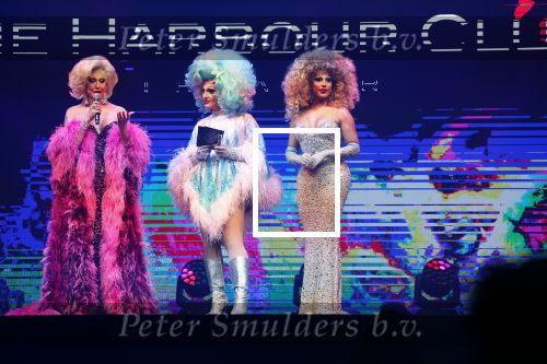 Amsterdam 31 mei 2022
Presentatie Dragshow bij the Harbour club .
Envy Peru, Skyla Versai, Abby omg, Vanessa van Cartier, Sederginne, Janey Jacke en Axel Andro .