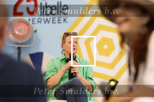 Vijfhuizen, 21 Mei 2022
25 jaar Libelle Zomerweek
met o.a. Martien Meiland, Erica Meiland, presentatrice Ebru Umar