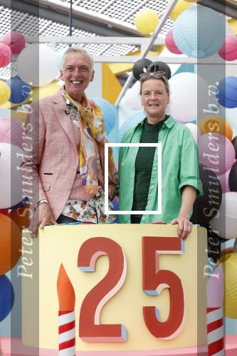 Vijfhuizen, 21 Mei 2022
25 jaar Libelle Zomerweek
met o.a. Martien Meiland, Erica Meiland, presentatrice Ebru Umar