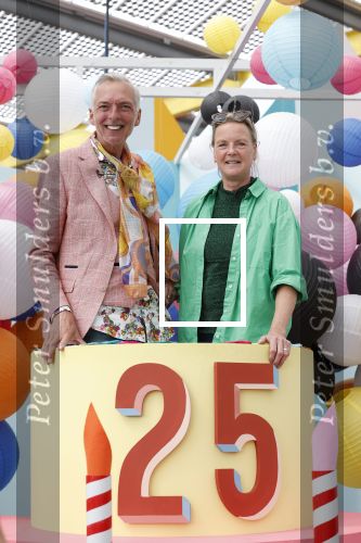 Vijfhuizen, 21 Mei 2022
25 jaar Libelle Zomerweek
met o.a. Martien Meiland, Erica Meiland, presentatrice Ebru Umar