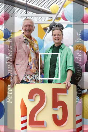 Vijfhuizen, 21 Mei 2022
25 jaar Libelle Zomerweek
met o.a. Martien Meiland, Erica Meiland, presentatrice Ebru Umar