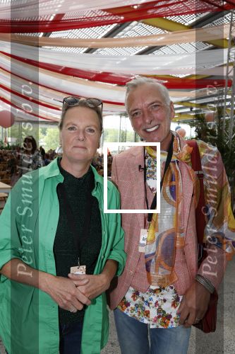 Vijfhuizen, 21 Mei 2022
25 jaar Libelle Zomerweek
met o.a. Martien Meiland, Erica Meiland, presentatrice Ebru Umar