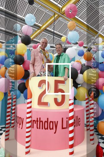 Vijfhuizen, 21 Mei 2022
25 jaar Libelle Zomerweek
met o.a. Martien Meiland, Erica Meiland, presentatrice Ebru Umar