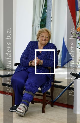 Den Haag 9 juni 202
Erica Terpstra krijgt een belangrijke onderscheiding uit handen van de Japanse Ambassadeur . Alles speelkde zich af op de Japanse Ambassade in Den Haag.