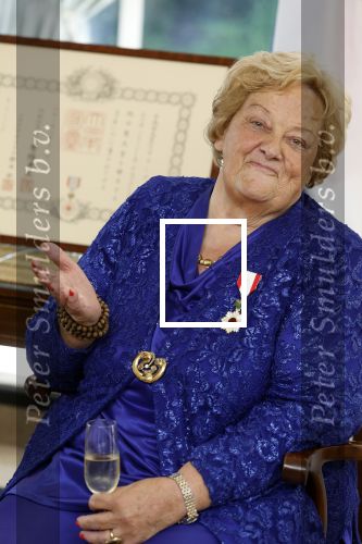 Den Haag 9 juni 202
Erica Terpstra krijgt een belangrijke onderscheiding uit handen van de Japanse Ambassadeur . Alles speelkde zich af op de Japanse Ambassade in Den Haag.
