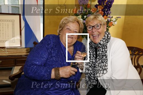Den Haag 9 juni 202
Erica Terpstra krijgt een belangrijke onderscheiding uit handen van de Japanse Ambassadeur . Alles speelde zich af op de Japanse Ambassade in Den Haag. Jan v Zanen en Ada Kok