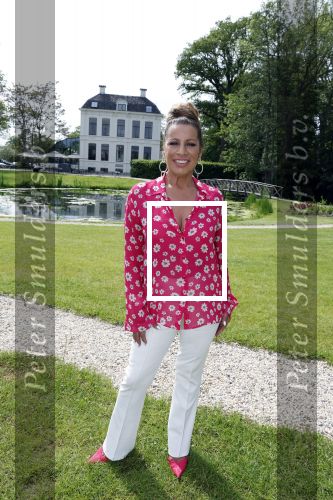 Nieuwersluis 18 mei 2022
Presentatie weekblad Margriet met de Dolly Dots als hoofdredakteur. Aanwezig Angela Groothuizen Esther Oosterbeek Angela Kramers en Anita Heilker.
Het event was bij Flora batava.