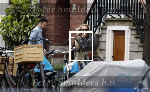 Amsterdam 15 april 2022
Eva Jinek met partner op straat in Amsterdam zuid