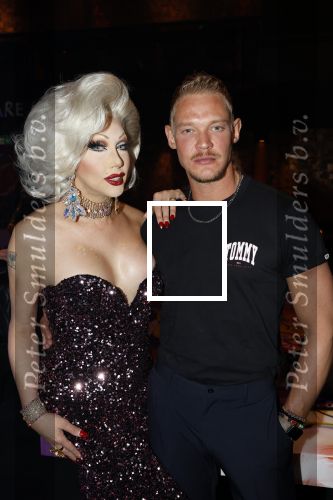 Amsterdam 31 mei 2022
Presentatie Dragshow bij the Harbour club .
Ferry Doedens met dragqueen Vanessa van Cartier