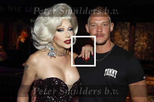 Amsterdam 31 mei 2022
Presentatie Dragshow bij the Harbour club .
Ferry Doedens met dragqueen Vanessa van Cartier