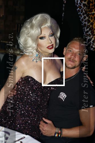Amsterdam 31 mei 2022
Presentatie Dragshow bij the Harbour club .
Ferry Doedens met dragqueen Vanessa van Cartier