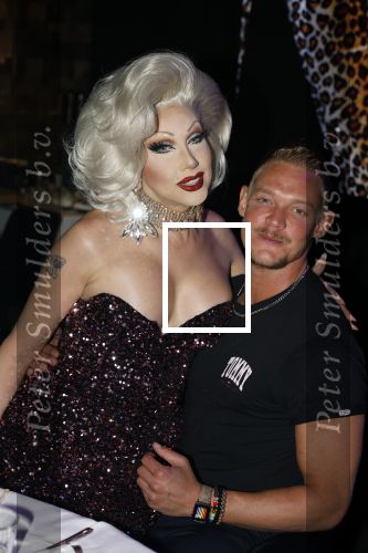 Amsterdam 31 mei 2022
Presentatie Dragshow bij the Harbour club .
Ferry Doedens met dragqueen Vanessa van Cartier