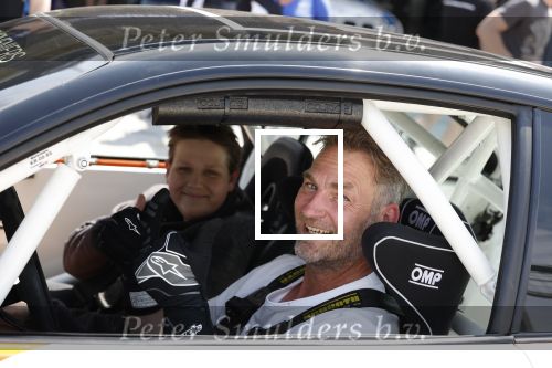 Zandvoort 18 mei 2022
Frank v Reij (zwaartafelen) heeft een dag op het circuit  van zandvoort geregeld voor stichting zorgeloos kind