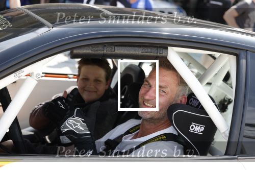 Zandvoort 18 mei 2022
Frank v Reij (zwaartafelen) heeft een dag op het circuit  van zandvoort geregeld voor stichting zorgeloos kind