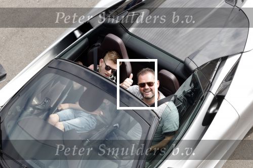 Zandvoort 18 mei 2022
Frans Duijts en andere manne rijden met hun mooie auto voor stichting zorgeloos kind op circuitpark Zandvoort. Frans rijdt in een McLaren cabrio