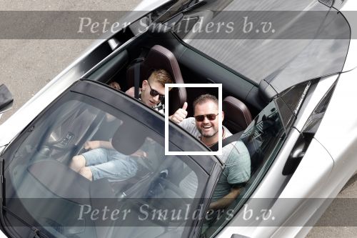 Zandvoort 18 mei 2022
Frans Duijts en andere manne rijden met hun mooie auto voor stichting zorgeloos kind op circuitpark Zandvoort. Frans rijdt in een McLaren cabrio