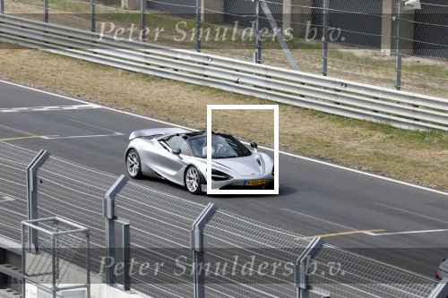 Zandvoort 18 mei 2022
Frans Duijts en andere manne rijden met hun mooie auto voor stichting zorgeloos kind op circuitpark Zandvoort. Frans rijdt in een McLaren cabrio