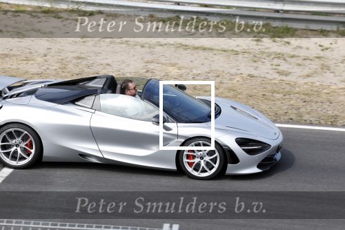 Zandvoort 18 mei 2022
Frans Duijts en andere manne rijden met hun mooie auto voor stichting zorgeloos kind op circuitpark Zandvoort. Frans rijdt in een McLaren cabrio