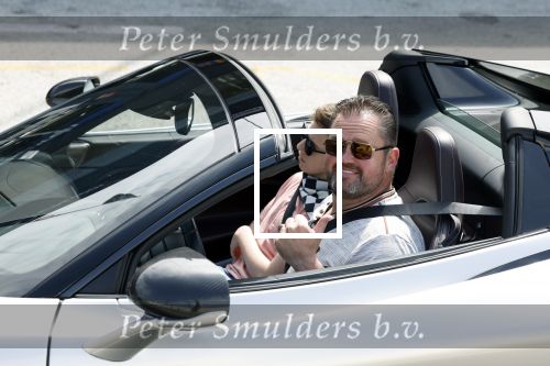 Zandvoort 18 mei 2022
Frans Duijts en andere manne rijden met hun mooie auto voor stichting zorgeloos kind op circuitpark Zandvoort. Frans rijdt in een McLaren cabrio
