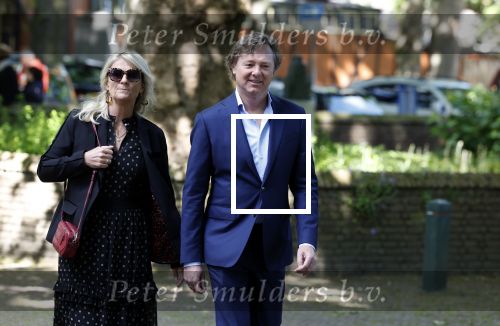 Laren 2 juni 2022
Begrafenis / dienst van Willibrord Frequin in de Sint Jansbasiliek in Laren . Frits Sissing met zijn vrouw