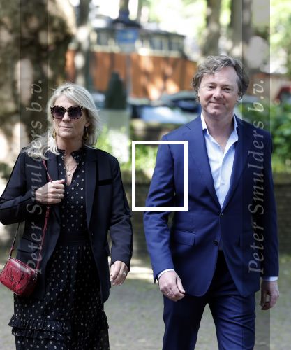 Laren 2 juni 2022
Begrafenis / dienst van Willibrord Frequin in de Sint Jansbasiliek in Laren . Frits Sissing met zijn vrouw