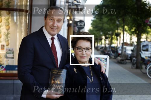 Den Haag 1 juni 2022
Carry Knoops en haar man Geert Jan Knoops bij boekhandel in Den Haag