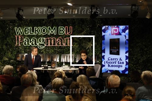 Den Haag 1 juni 2022
Carry Knoops en haar man Geert Jan Knoops bij boekhandel in Den Haag