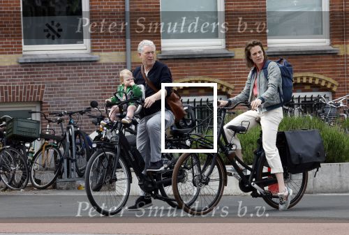 Amsterdam 28 mei 2022
Hajo Bruins met vriendin en dochtertje op de fiets in Amsterdam zuid.