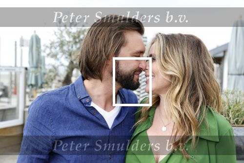 Zandvoort 31 mei 2022
Presentatie boek waar Matthijs v Nieuwkerk de mooiste verhalen voor uitgekozen heeft.  oa Heleen v Royen heeft een verhaal geschreven.  Helleen kwam met haar partner Bart meeldijk. Matthijs kwam met zijn vriendin Martha Riemsma. Ozcan Akyol  (Eus) gaf Matthijs het eerste boek.