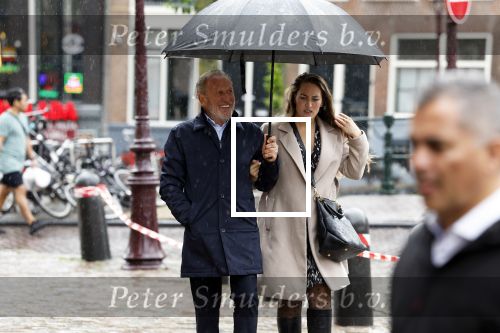 Amsterdam 8 juni 2022
Koningin Maxima bezoekt het Majoor Bosshardt huis op de wallen. Henk de Vries met zijn dochter