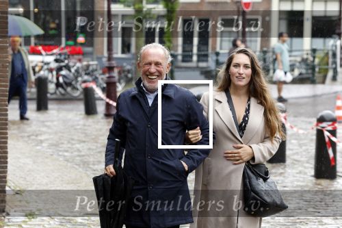 Amsterdam 8 juni 2022
Koningin Maxima bezoekt het Majoor Bosshardt huis op de wallen. Henk de Vries met zijn dochter