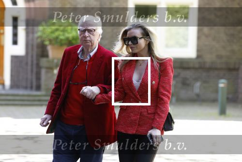 Laren 2 juni 2022
Begrafenis / dienst van Willibrord Frequin in de Sint Jansbasiliek in Laren . Henk v d Meijden met zijn dochter Elize