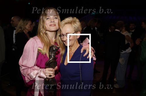 Bussum 16 mei 2022
Uitreiking Buma awrds in spant bussum.
Ilse de Lange met haar ouvre award.Ilse de Lange met haar moeder