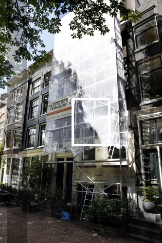 Amsterdam 28 mei 2022
Isa Hoes heeft in het centrum van Amsterdam een nieuwe huis/appartement gekocht