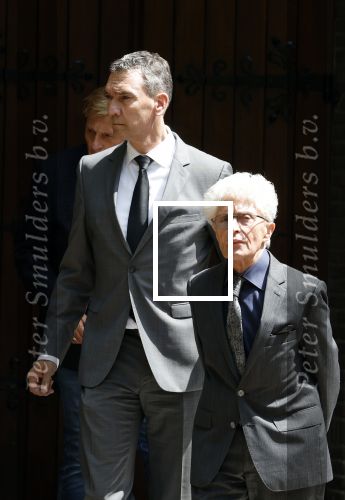 Laren 2 juni 2022
Begrafenis / dienst van Willibrord Frequin in de Sint Jansbasiliek in Laren . Jacques d Ancona met partner Hans