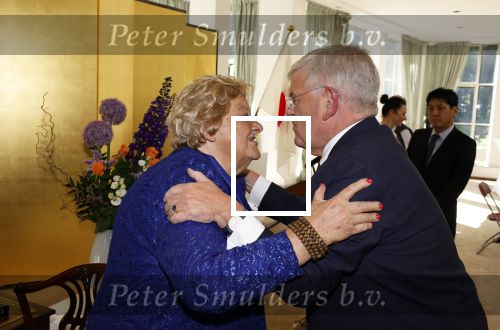 Den Haag 9 juni 202
Erica Terpstra krijgt een belangrijke onderscheiding uit handen van de Japanse Ambassadeur . Alles speelde zich af op de Japanse Ambassade in Den Haag. Jan v Zanen en Ada Kok
