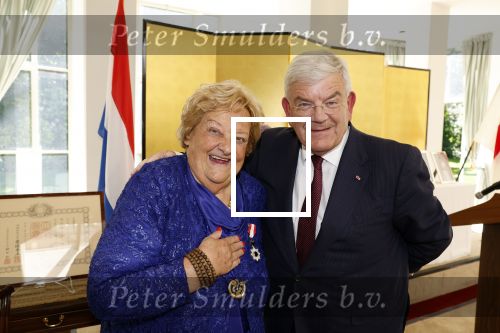 Den Haag 9 juni 202
Erica Terpstra krijgt een belangrijke onderscheiding uit handen van de Japanse Ambassadeur . Alles speelde zich af op de Japanse Ambassade in Den Haag. Jan v Zanen en Ada Kok