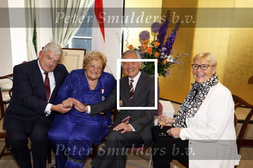 Den Haag 9 juni 202
Erica Terpstra krijgt een belangrijke onderscheiding uit handen van de Japanse Ambassadeur . Alles speelde zich af op de Japanse Ambassade in Den Haag. Jan v Zanen en Ada Kok