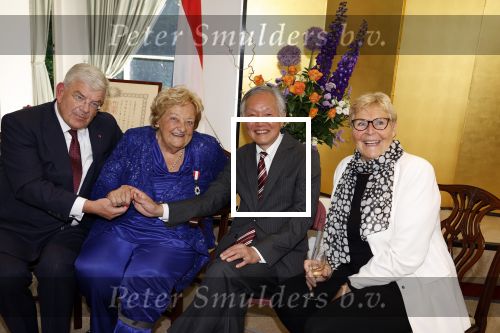 Den Haag 9 juni 202
Erica Terpstra krijgt een belangrijke onderscheiding uit handen van de Japanse Ambassadeur . Alles speelde zich af op de Japanse Ambassade in Den Haag. Jan v Zanen en Ada Kok