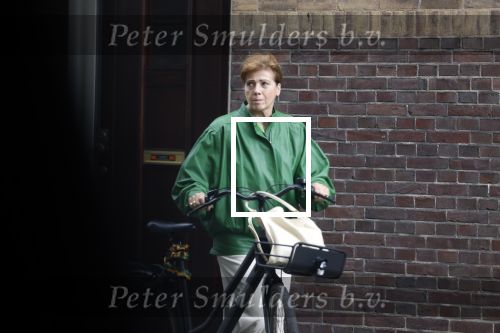 Amsterdam 27 mei 2022
Janke Dekker op de fiets in Amsterdam zuid en bij het huis wat ze met haar man Tom Egbers heeft gekocht in Amsterdam.